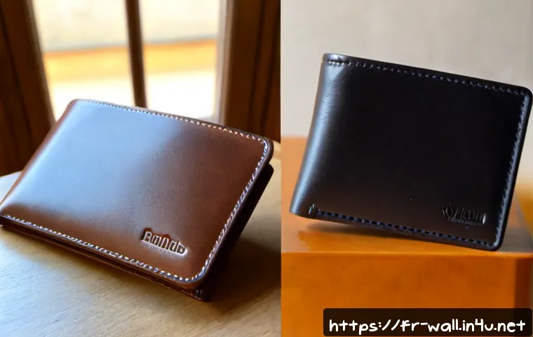 하트만 레더 지갑과 벨로 지갑 차이 - Photorealistic side-by-side comparison of two premium leather wallets on a clean oak table in a soft...